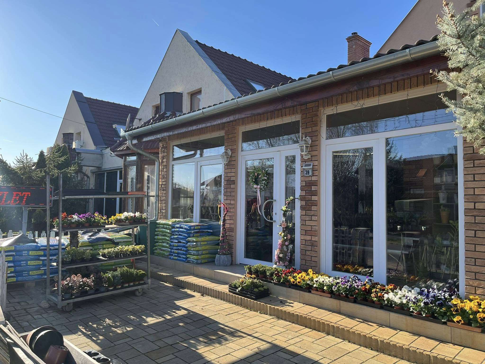 Hajnalka Virágüzlet Kalocsa